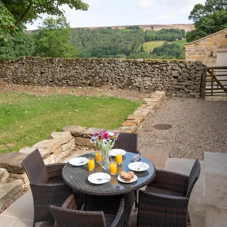 Hog Barn At Howe End Castleton (North Yorkshire)